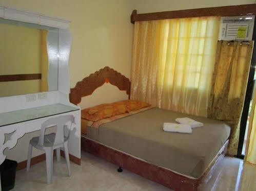 Golden Stallion Suites Кагаян де Оро Екстериор снимка