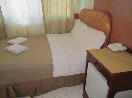 Golden Stallion Suites Кагаян де Оро Екстериор снимка