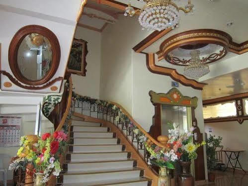 Golden Stallion Suites Кагаян де Оро Екстериор снимка