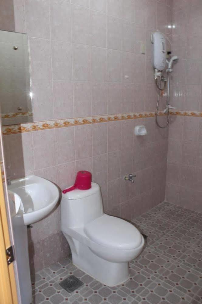 Golden Stallion Suites Кагаян де Оро Екстериор снимка
