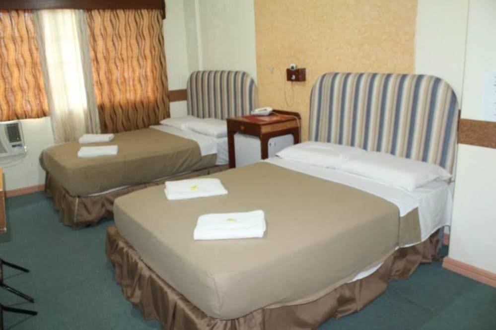 Golden Stallion Suites Кагаян де Оро Екстериор снимка